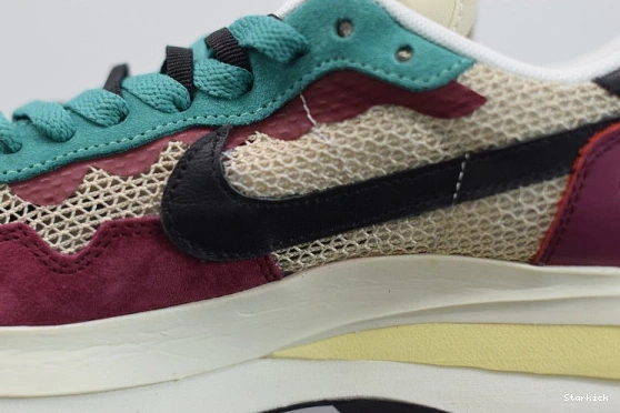   Red Vaporwaffle Green sacai Villain Neptune DD3035-200 Nike 0711